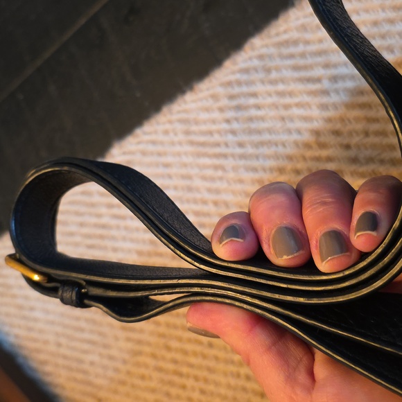 Marc by Marc Jacobs Black Textured Bag with Gold Plaque - Picture 9 of 12